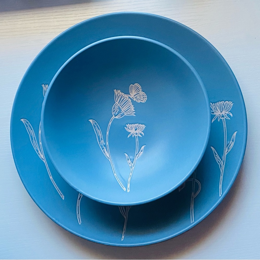 Blue butterfly bowl and plate set